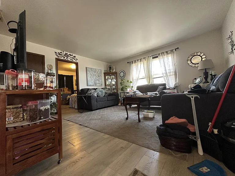 609 Mount Nemo Ave #3 — Photo 2