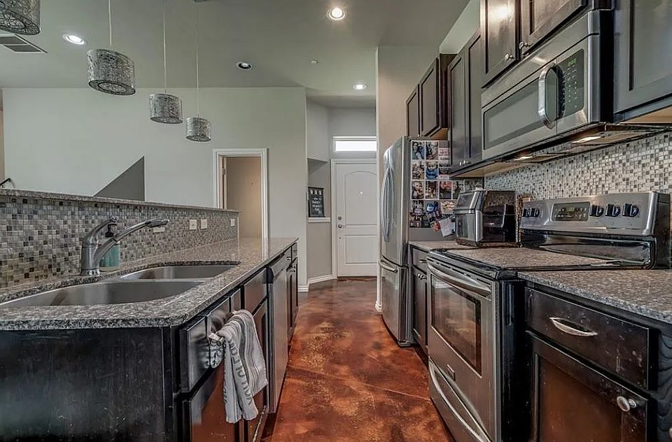 1st image of 4501 N Hedgerow Dr APT 6