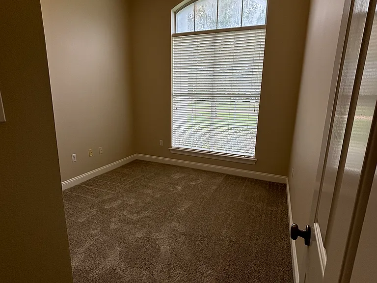 1036 River Ct — Photo 7