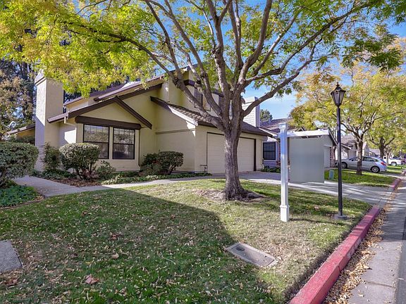 3rd image of 2290 Bayo Claros Cir