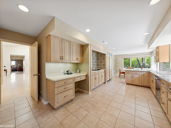 5th image of 30 Tamarisk Ln