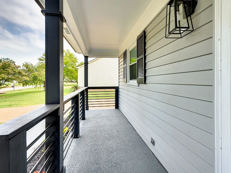 520 Riverview Dr — Photo 6