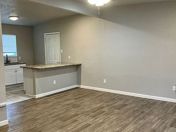 4th image of 2434 Eland Dr