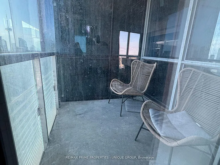386 Yonge St #3807 — Photo 4