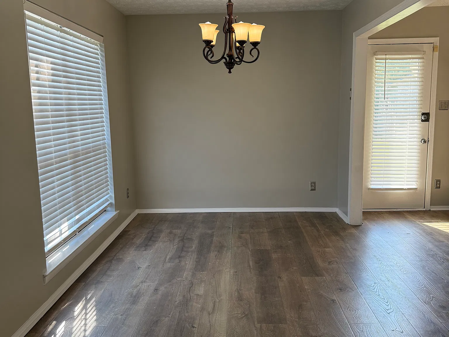 3 bed, 1254 sqft, $1,600 — Photo 3