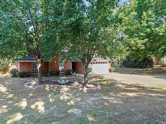 2nd image of 15818 Echo Glen Dr