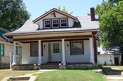 1st image of 3220 Jackson Ave
