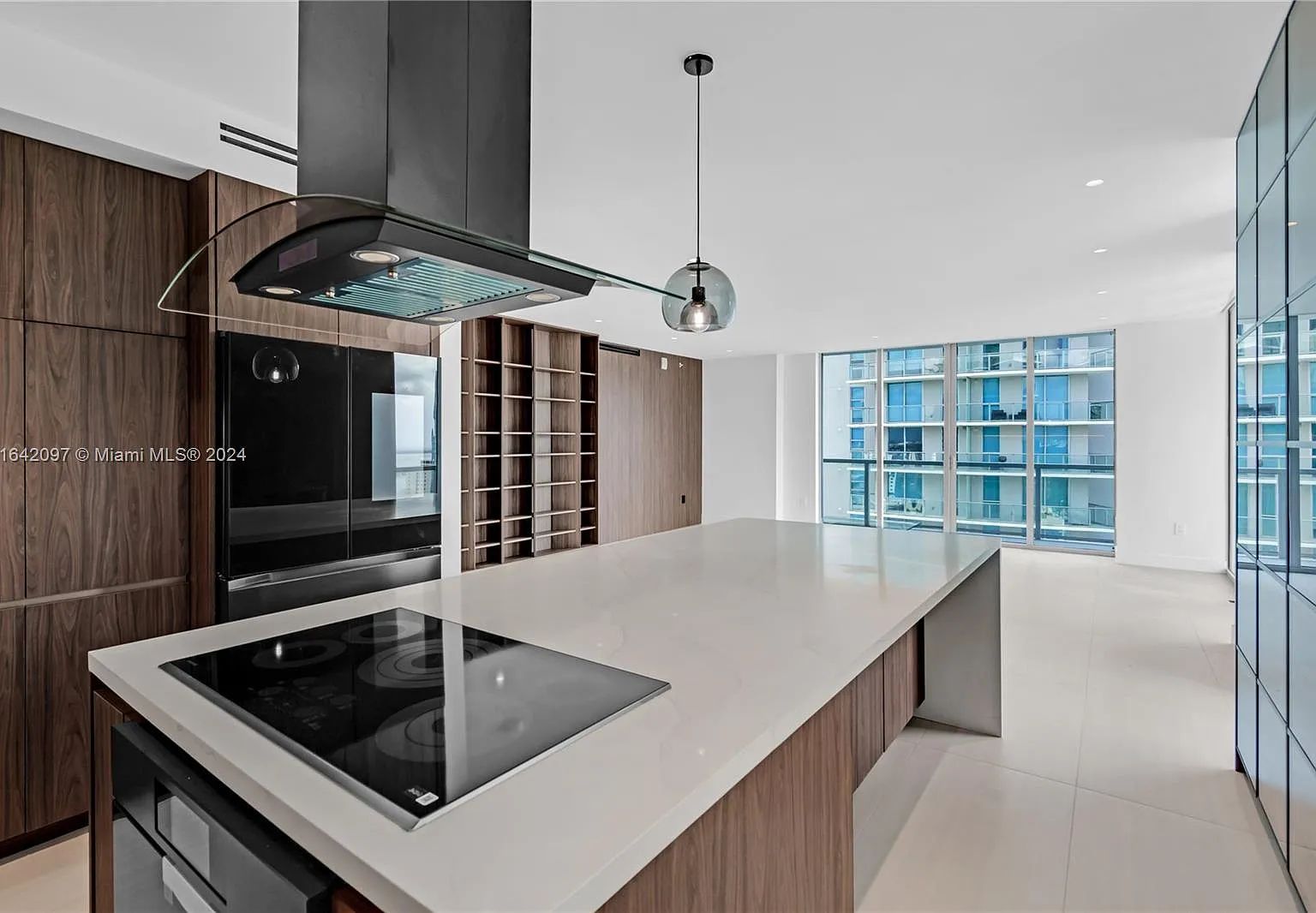 3 bed, 1801 sqft, $10,000 — Photo 4