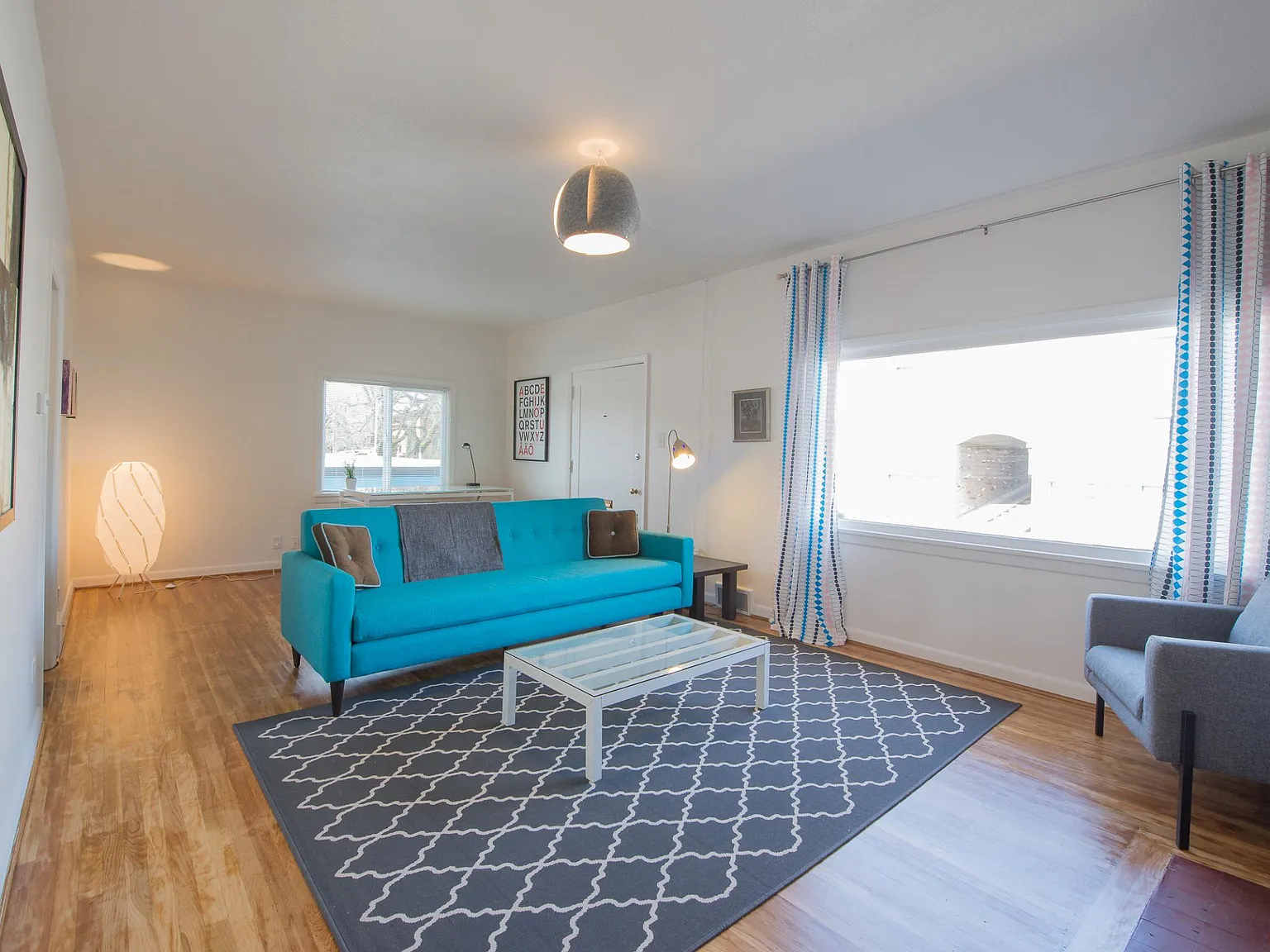 1 bed, 950 sqft, $2,050 — Photo 3