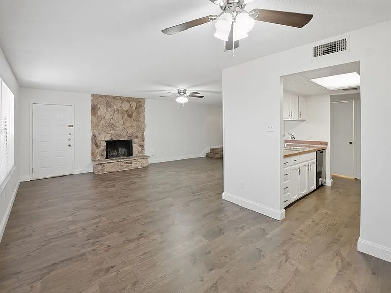 422 W Pecan Ave #C — Photo 4