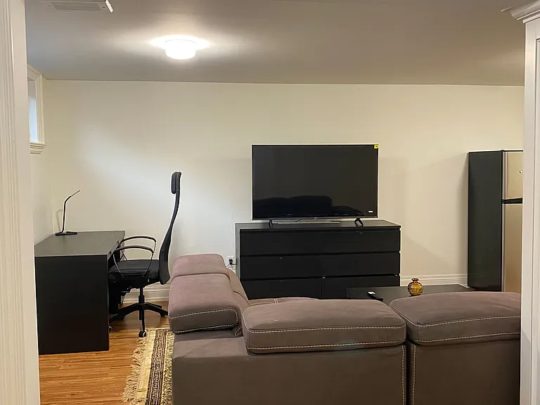 48 Sunnywood Cres #BASEMENT — Photo 4