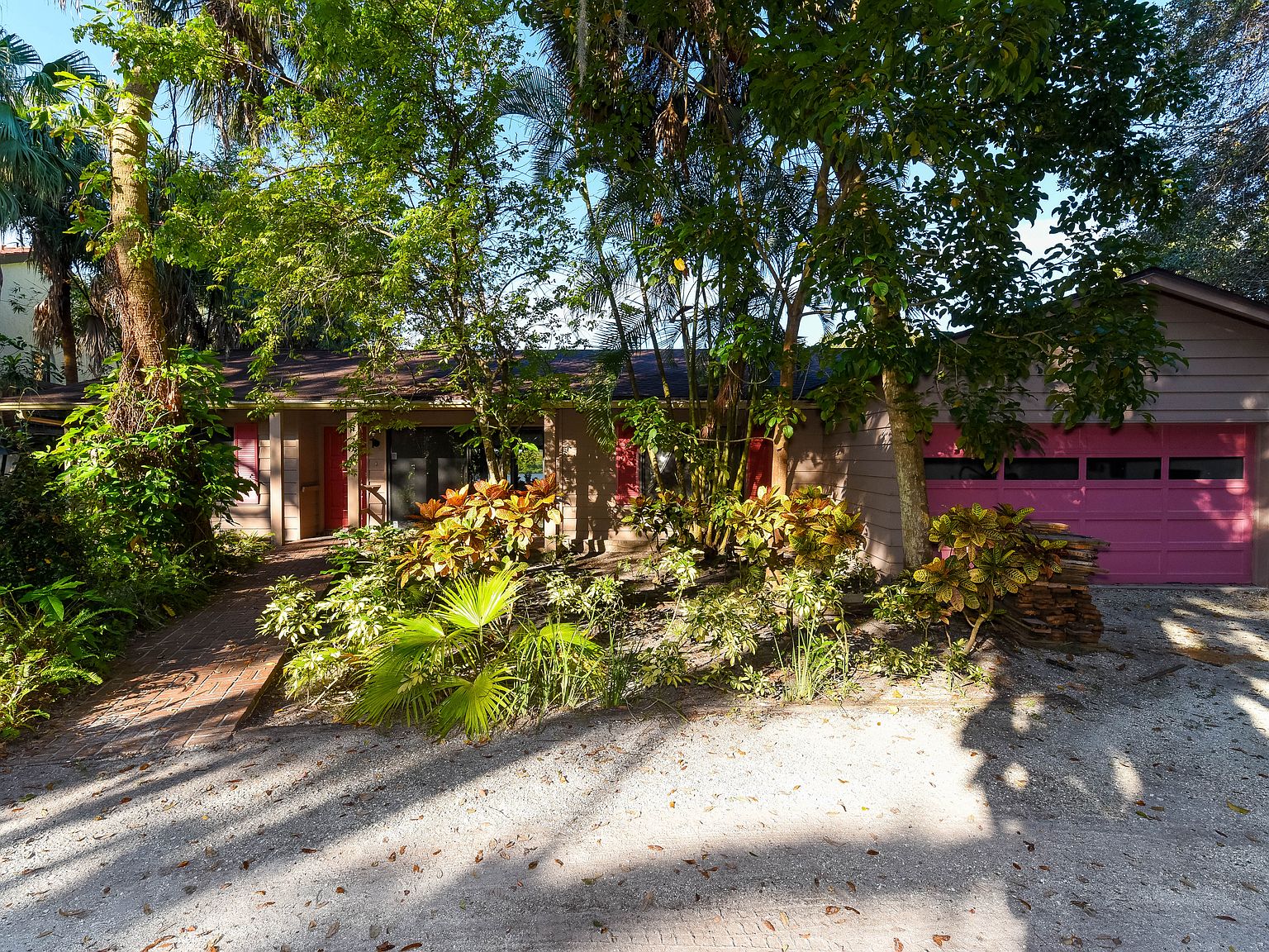 7216 John Silver Ln, Sarasota, FL 34231 | Zillow