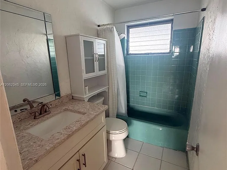 1021 Crystal Lake Dr #304 — Photo 12
