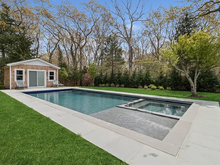 147 Pembroke Dr — Photo 9