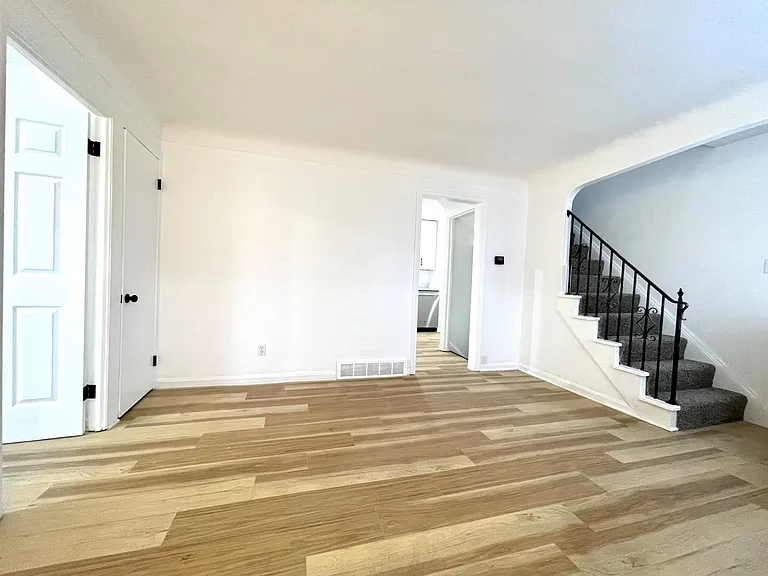 22570 Nicholas Ave — Photo 9