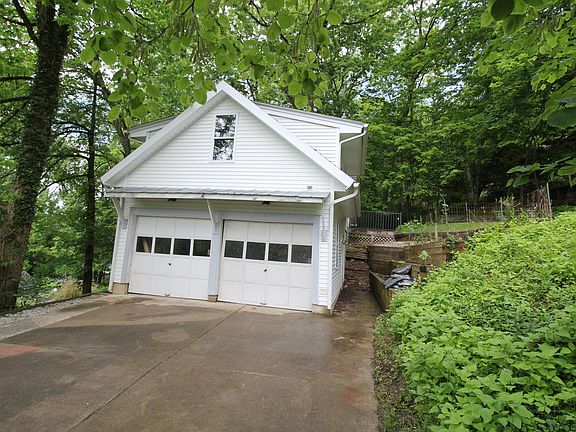 4th image of 135 Thresher St
