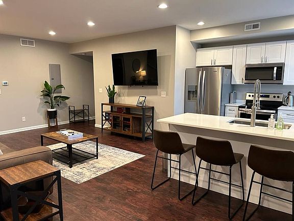 2nd image of 3246 Lorain Ave #202