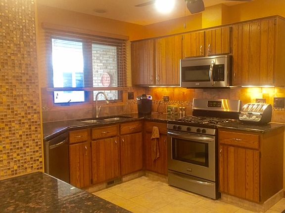 5th image of 18302 Pinewood Ct
