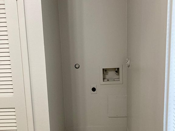 Washer/Dryer Hookup