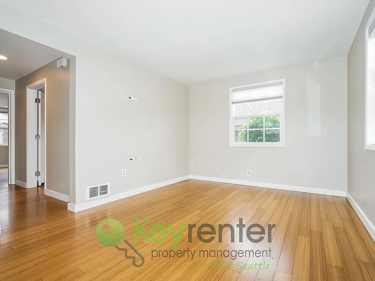 6707 34th Ave SW — Photo 7