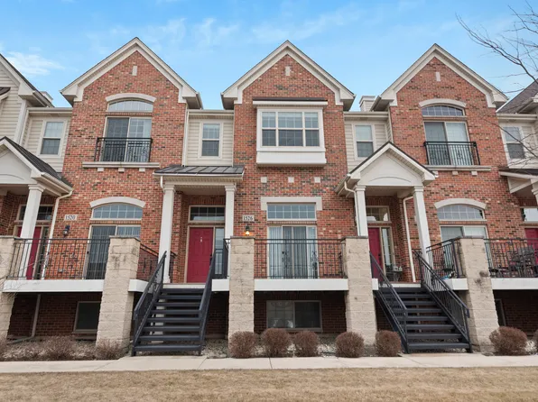 1526 Lakeridge Ct, Mundelein, IL 60060