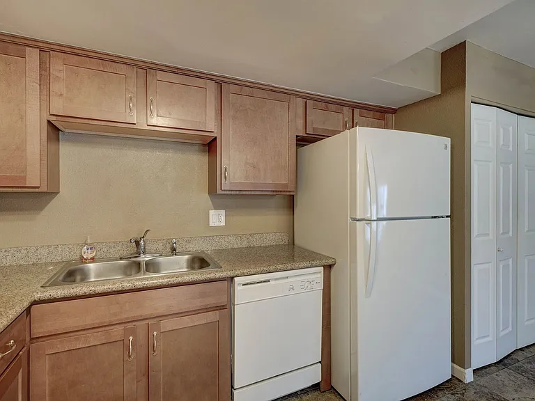 3301 W Loma Ln #1 — Photo 8