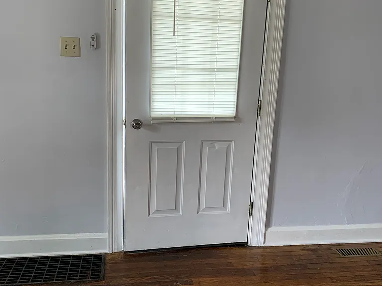 119 S High St — Photo 4