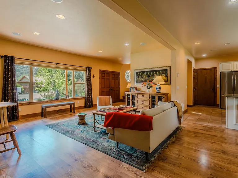 1311 Westridge Ct — Photo 4