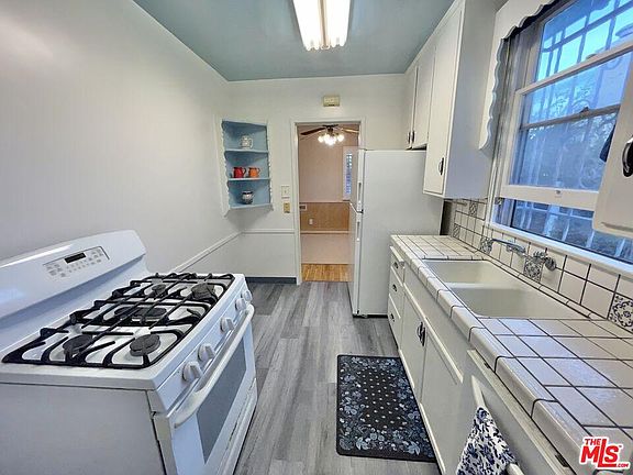 4th image of 2607 Tilden Ave