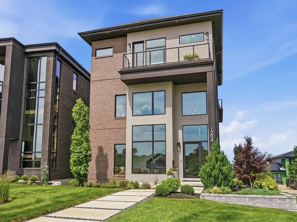 1204 Vistapointe Dr, Park Hills, KY 41011