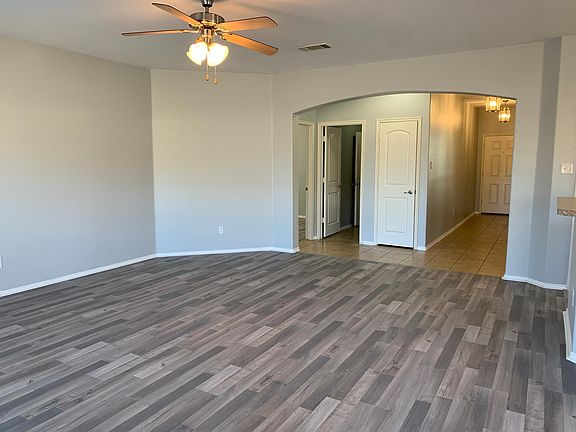 4th image of 1006 Meadow Green Ct