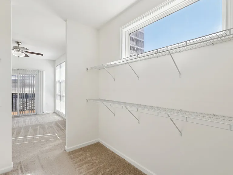 Catherine 36 Apartments — Photo 22