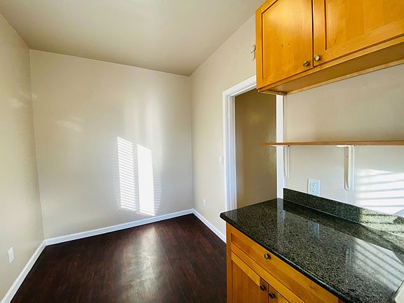 4th image of 2315 Telegraph Ave #4