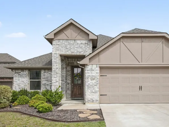 1237 Rushmore Dr, Burleson, TX 76028