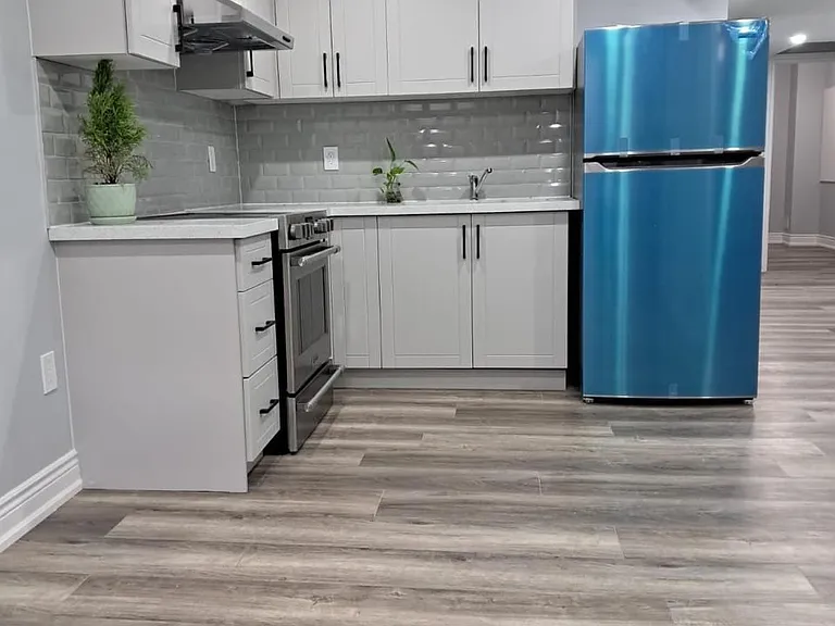 5 Blackberry Valley Cres #BASEMENT — Photo 2