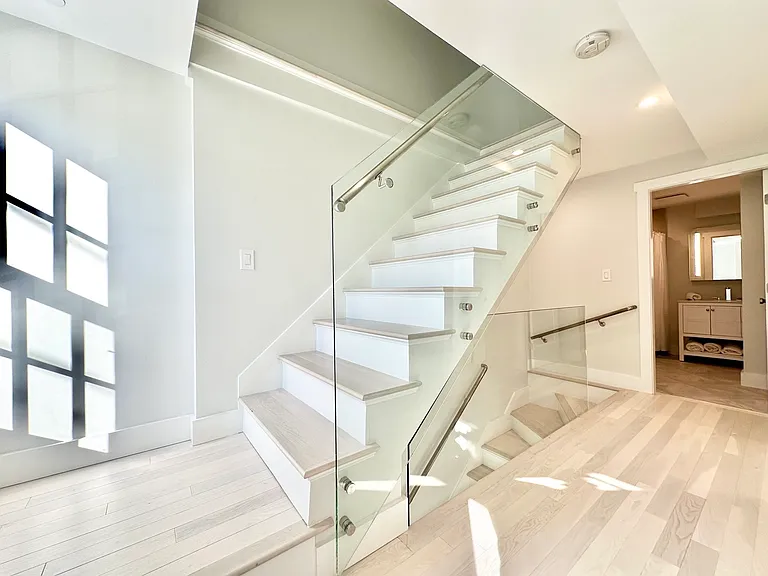 11 Lowell St #A — Photo 8