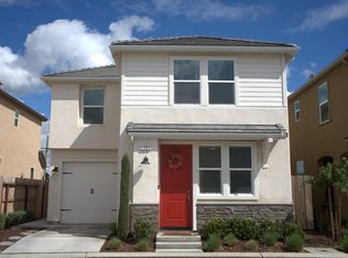 1383 Joy Dr, Clovis, CA 93619