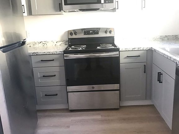 3rd image of 2347 A St Unit D