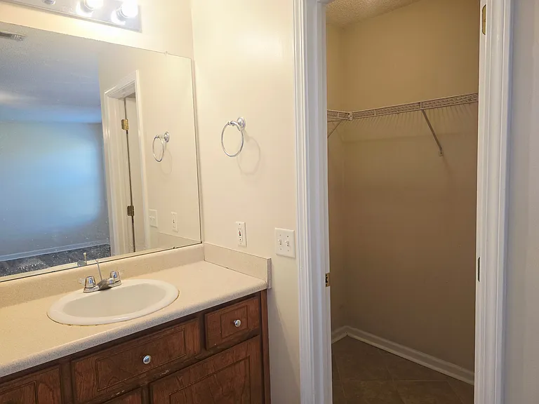 111 Quarterhorse Dr — Photo 7