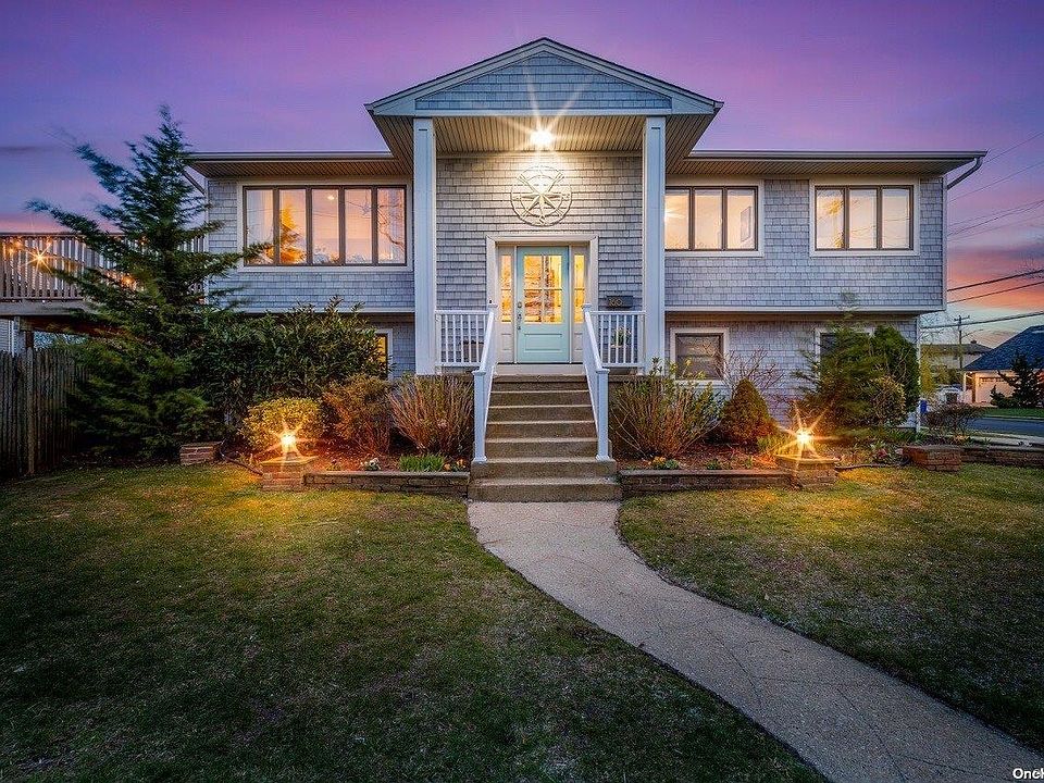 1st image of 160 Lagoon Drive W