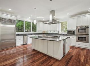 5526 Trent St, Chevy Chase, MD 20815