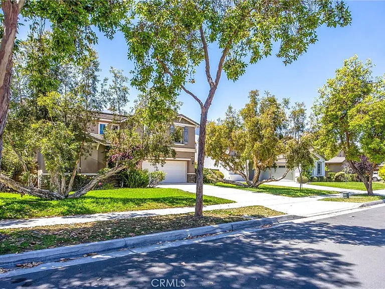 1689 Tivoli St — Photo 31