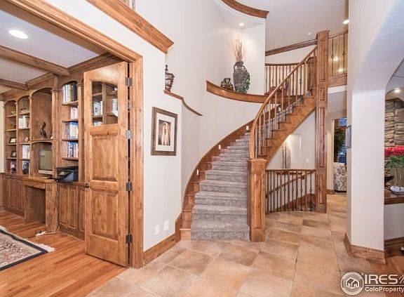 Curved staircase