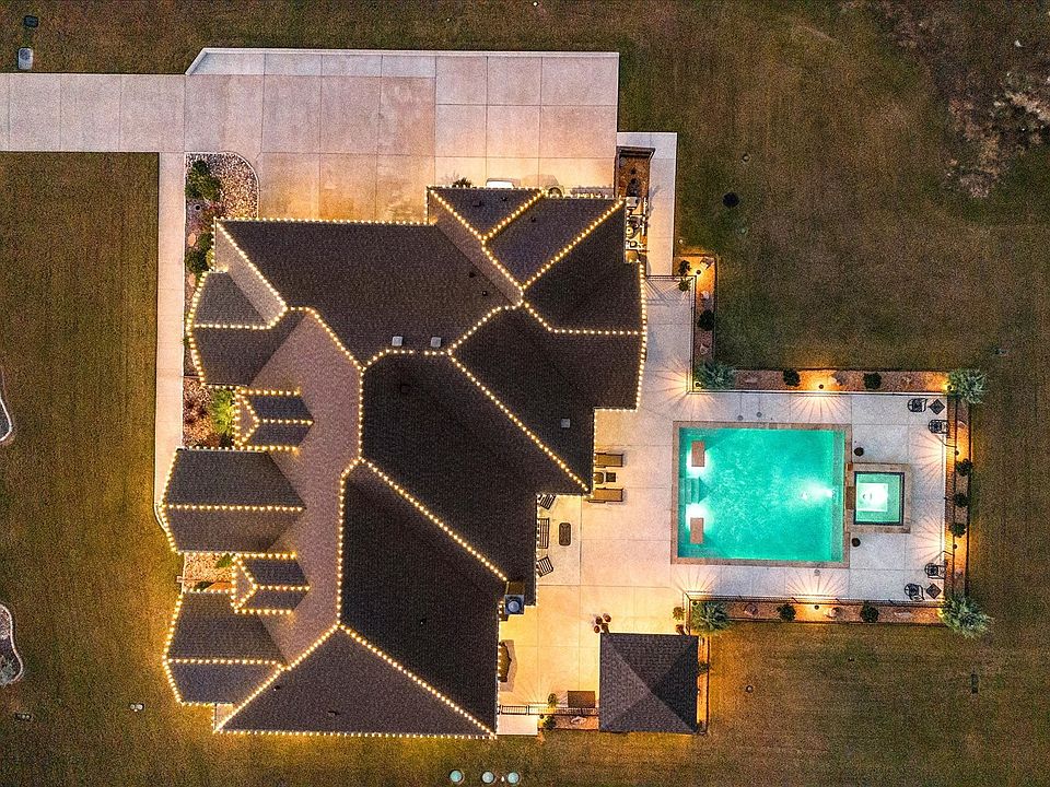 1st image of 310 Firewheel Dr