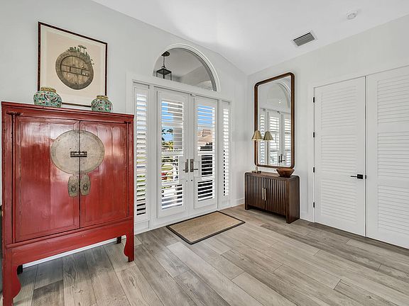 5th image of 829 Bluebonnet Ct