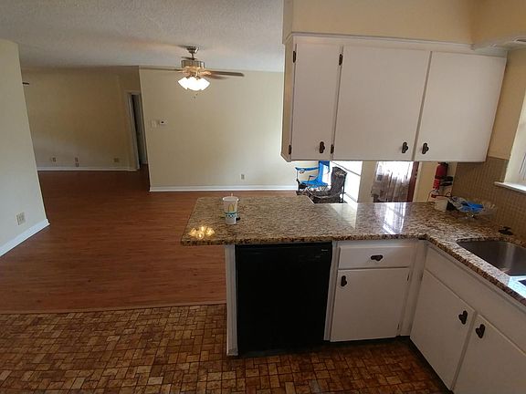 5th image of 1219 Dumont Dr