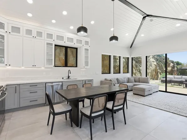 341 Hidden Pines Rd, Del Mar, CA 92014