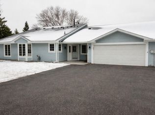 1273 Hilo Ave N, Oakdale, MN 55128