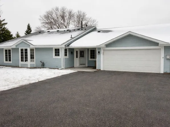 1273 Hilo Ave N, Oakdale, MN 55128