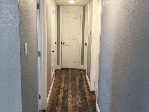 5th image of 106 N Crumal St